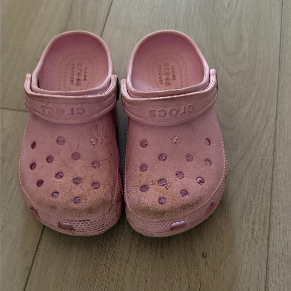 CROCS Kids' Classic Clog in Light Pink